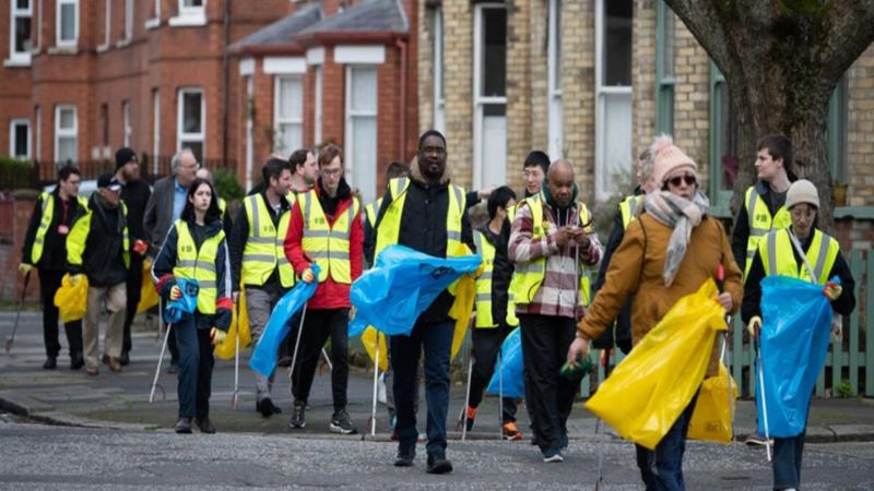 Big clean up volunteers